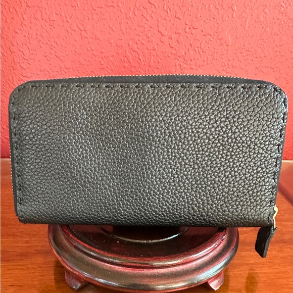 FENDI SELLERIA BLACK PEBBLED LEATHER ZIP AROUND LONG WALLET, NWOT - Picture 2 of 9